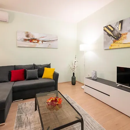 Apartamento Lovely In With Wi-fi