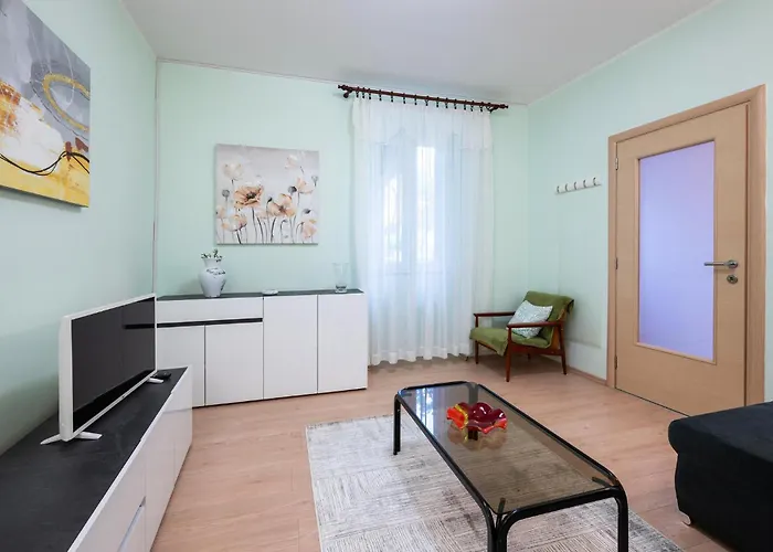 Apartmán Lovely In With Wi-fi Pula